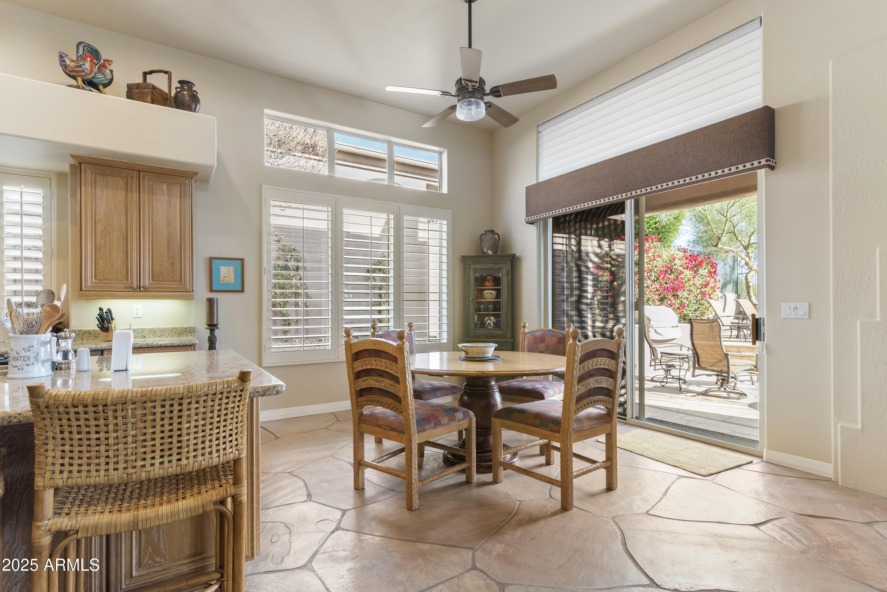9619 N LONGFEATHER --