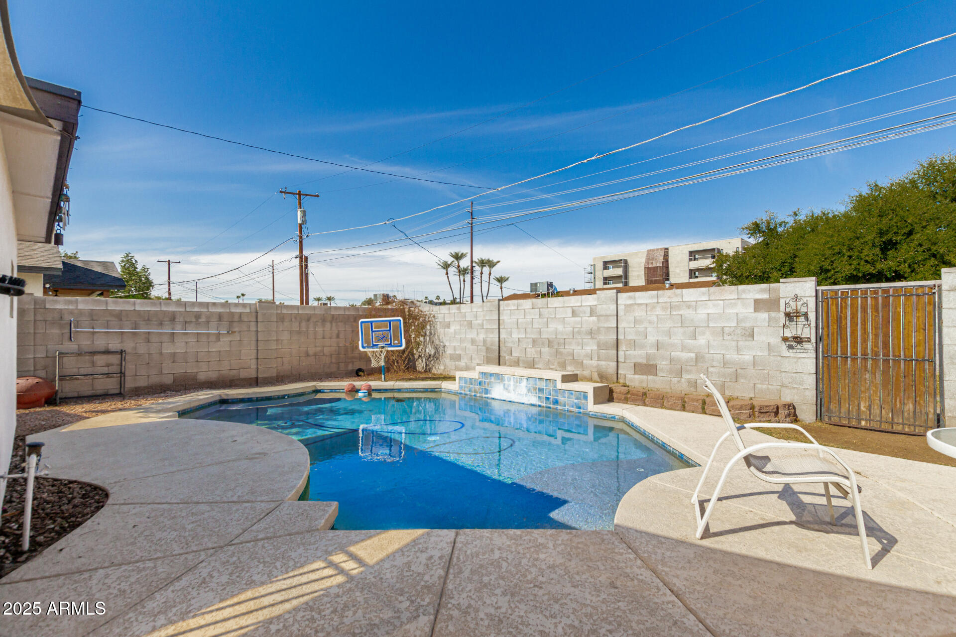 2302 E SELLS Drive