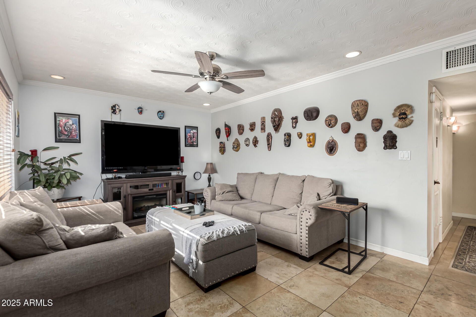 2302 E SELLS Drive