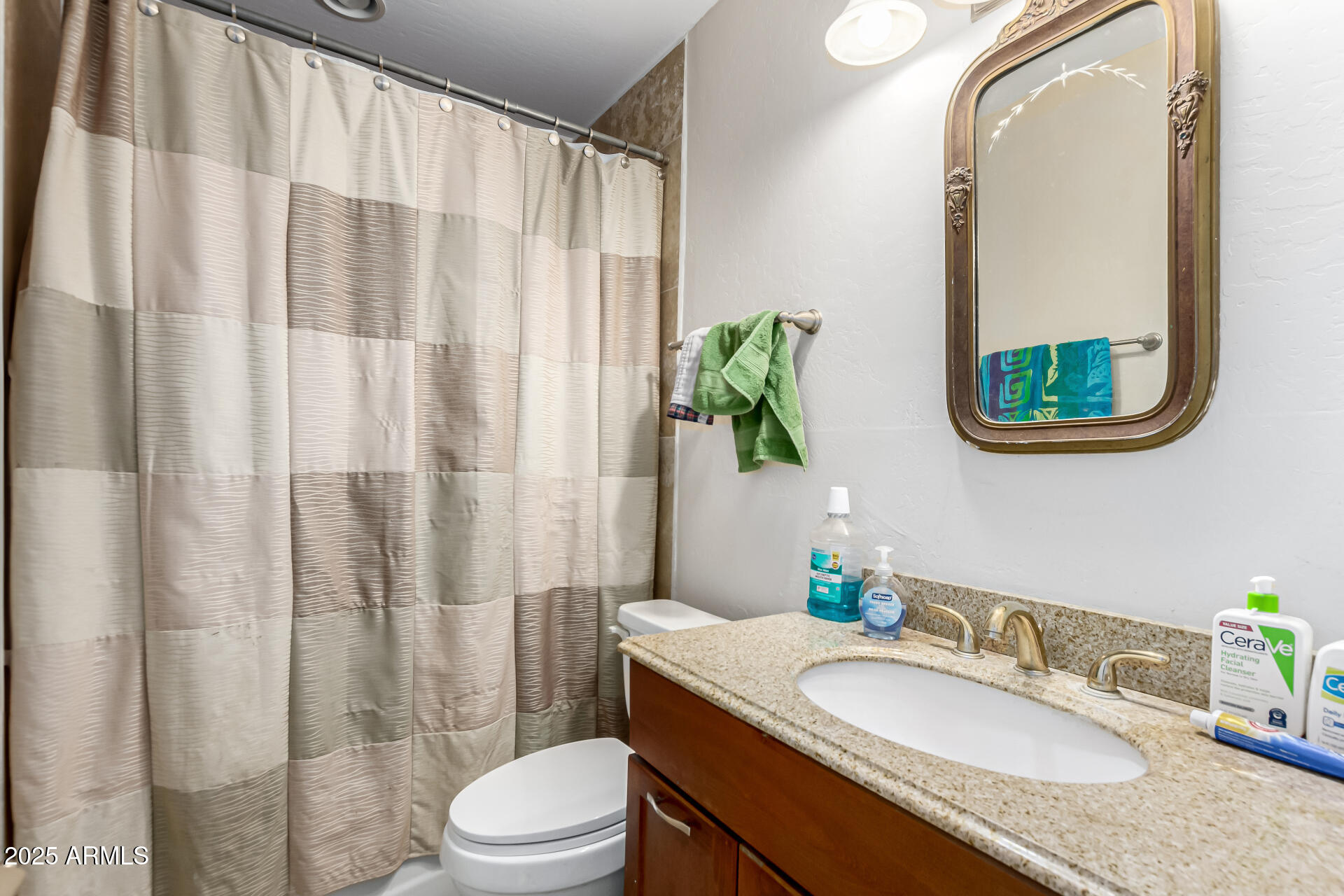 2302 E SELLS Drive