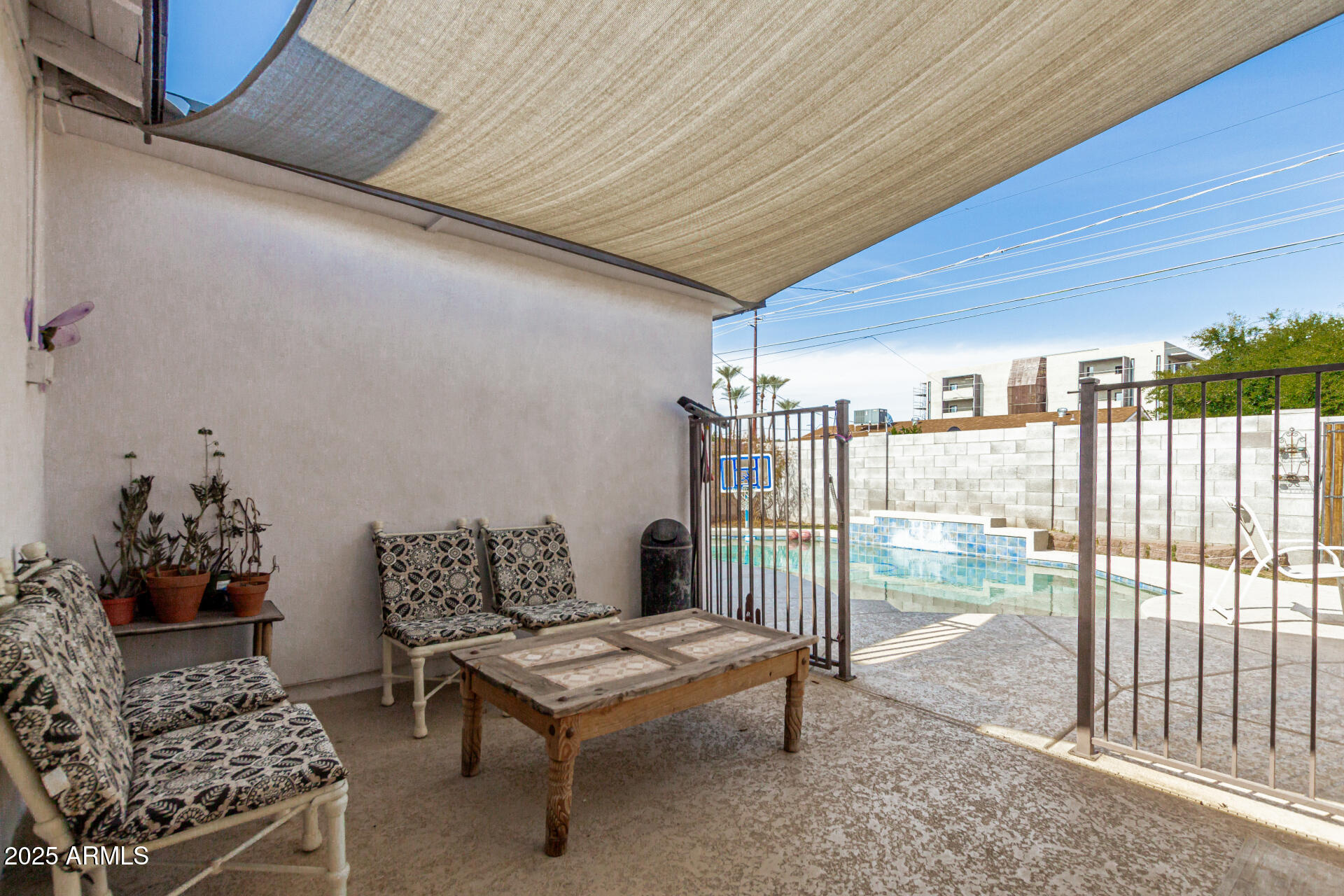 2302 E SELLS Drive