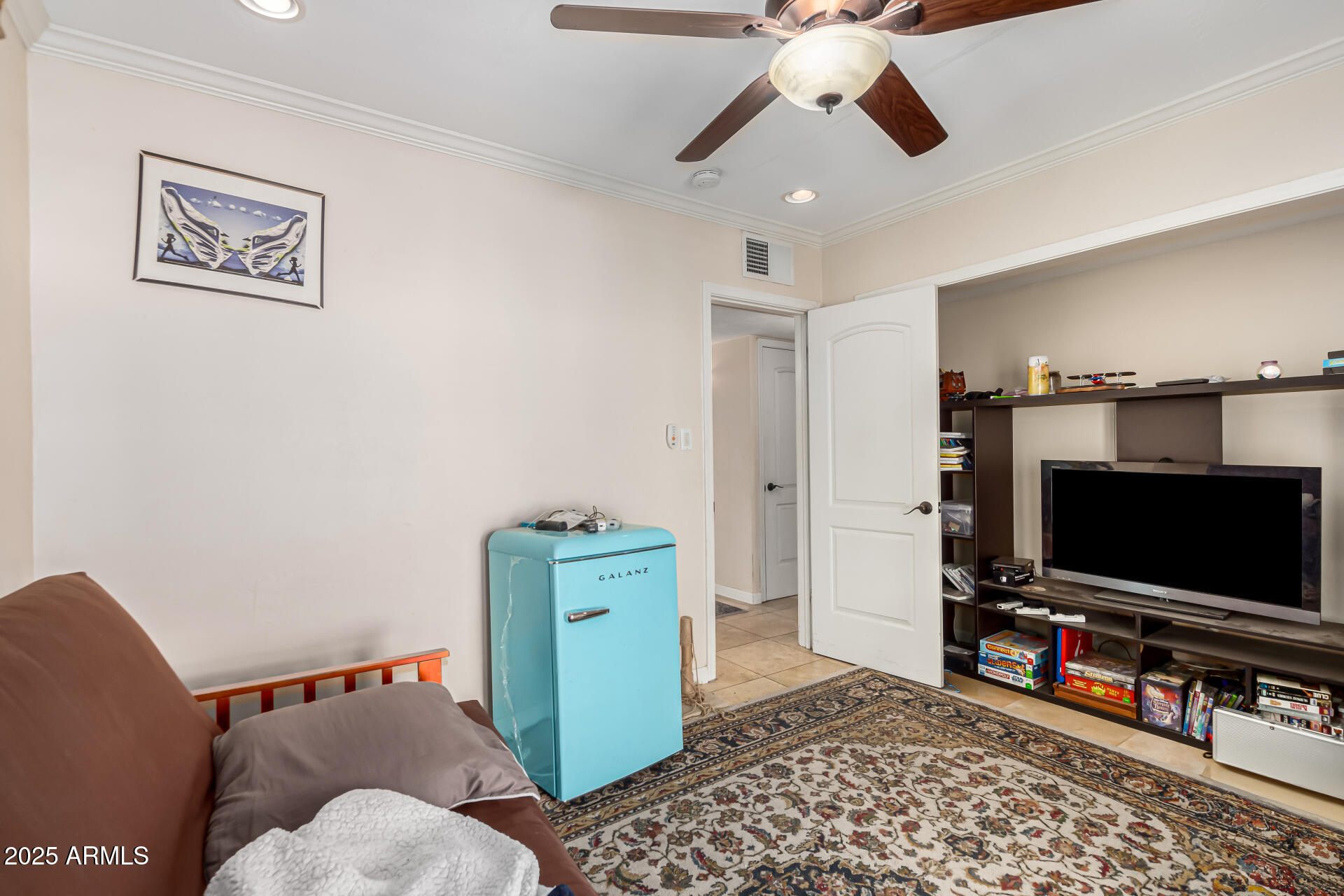 2302 E SELLS Drive