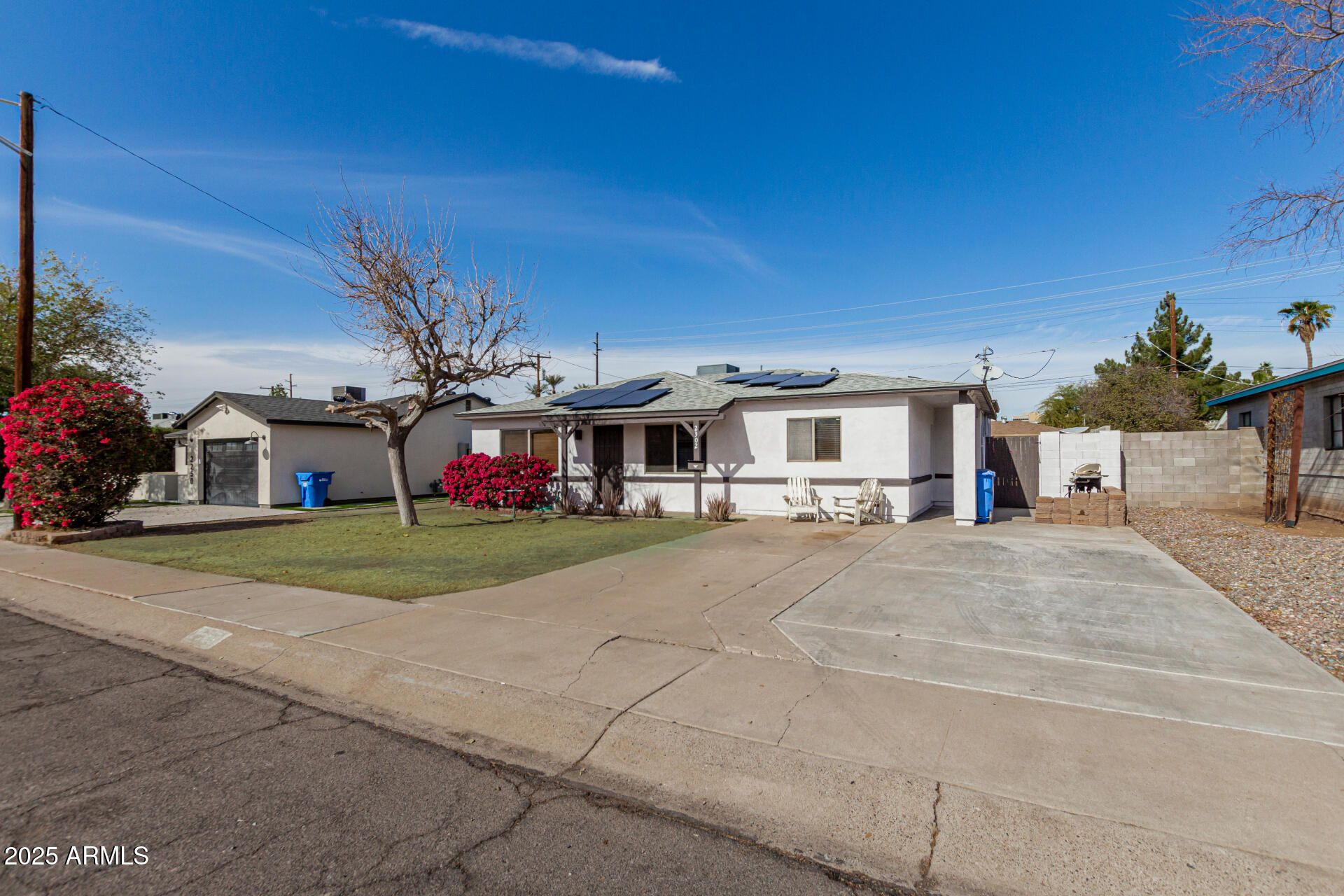 2302 E SELLS Drive