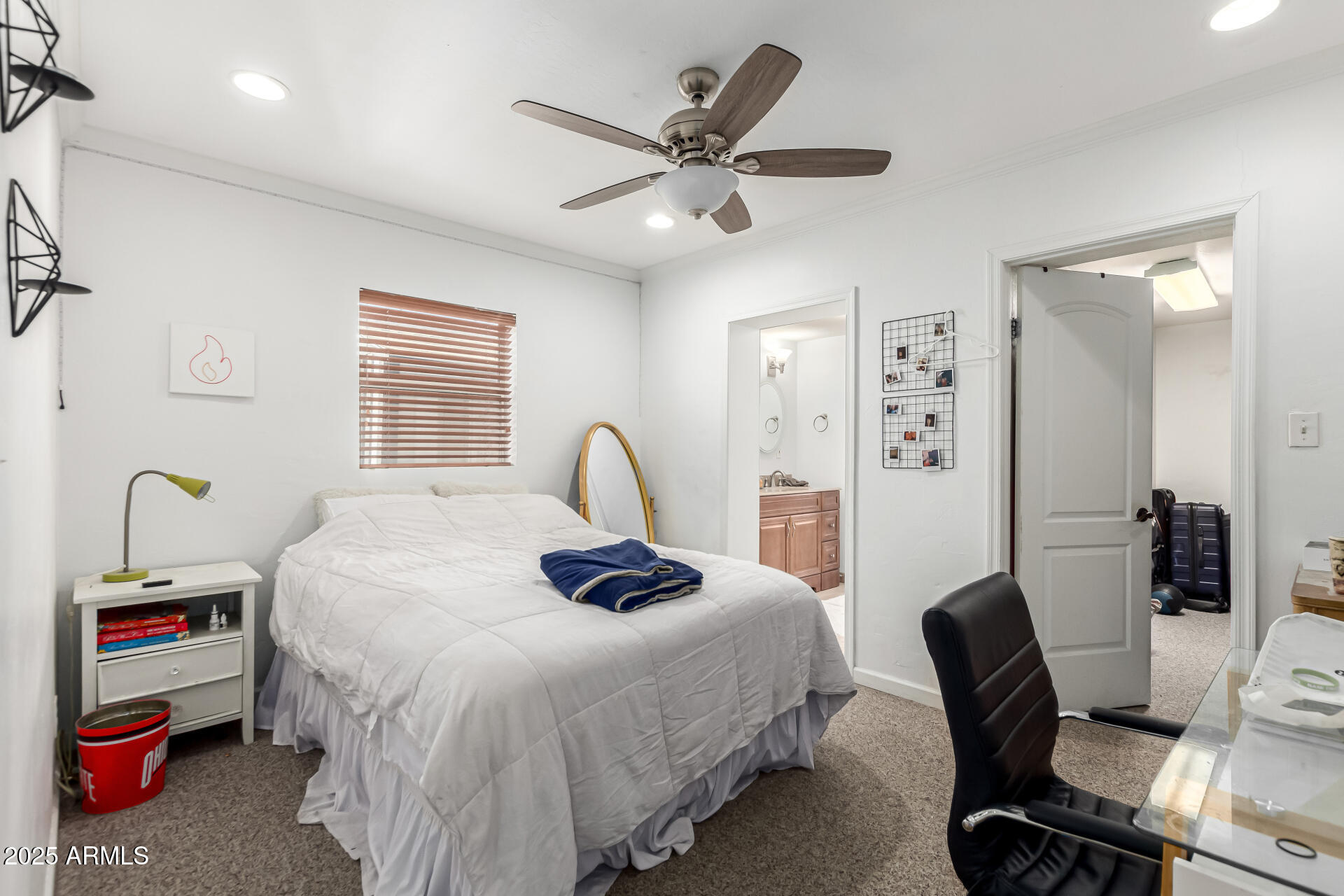 2302 E SELLS Drive