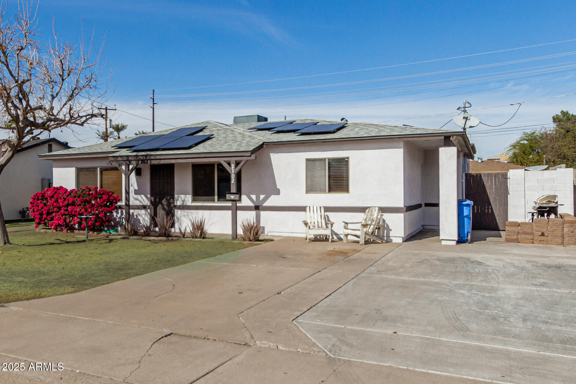 2302 E SELLS Drive