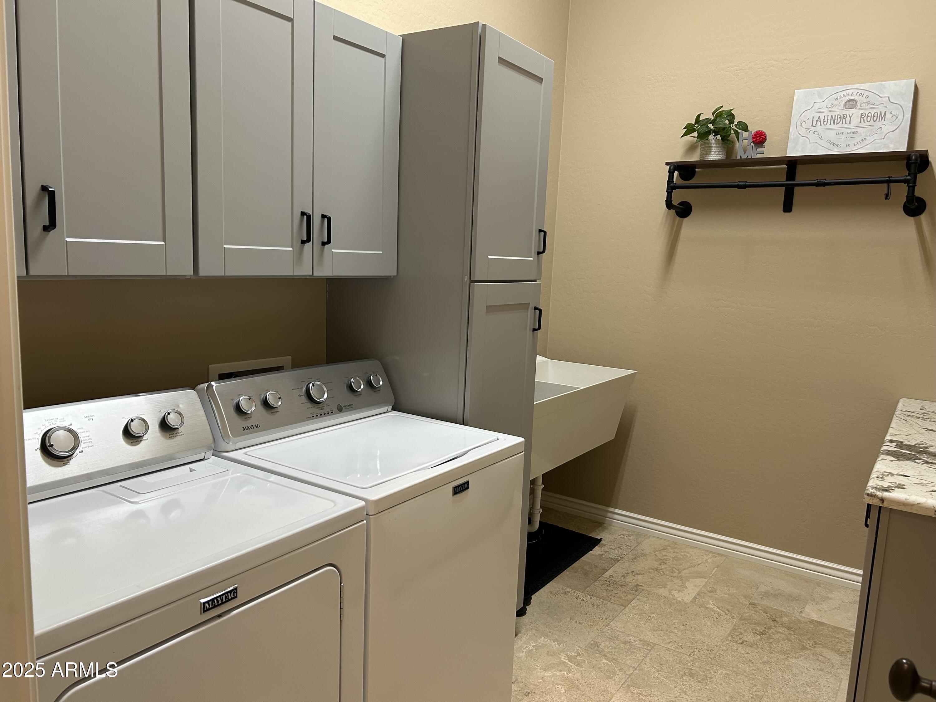 40235 N CANDLEWYCK Lane