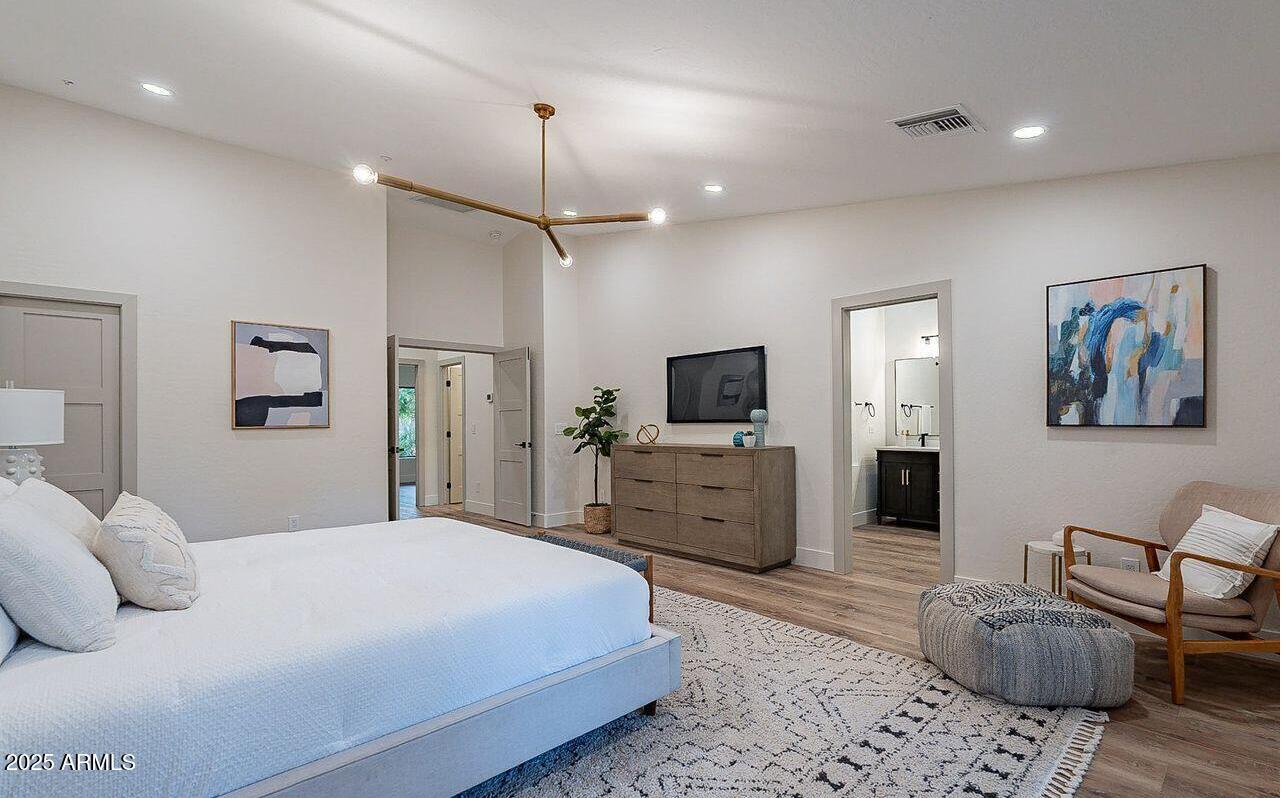 9378 E ALTADENA Avenue