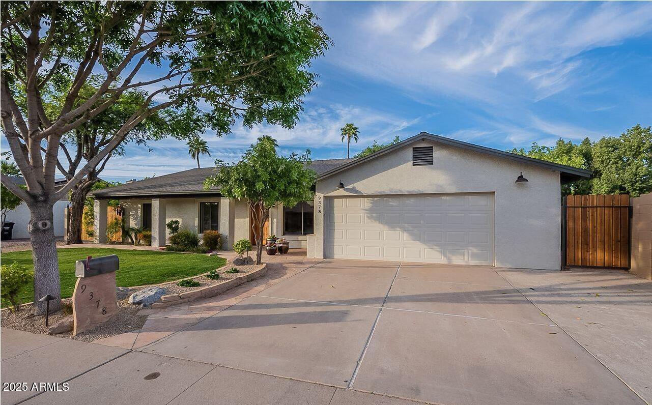 9378 E ALTADENA Avenue