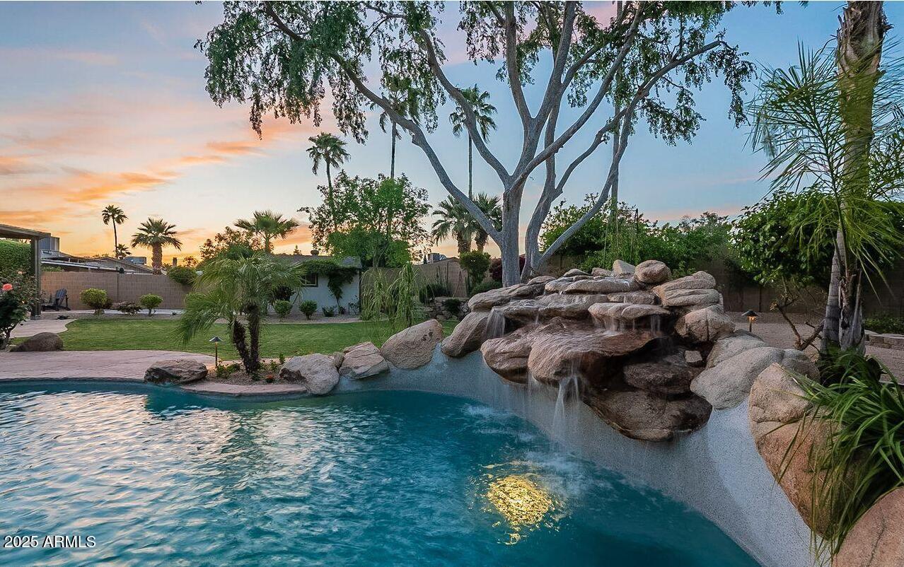 9378 E ALTADENA Avenue