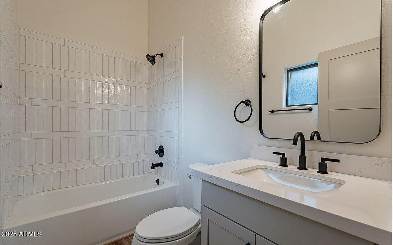 9378 E ALTADENA Avenue