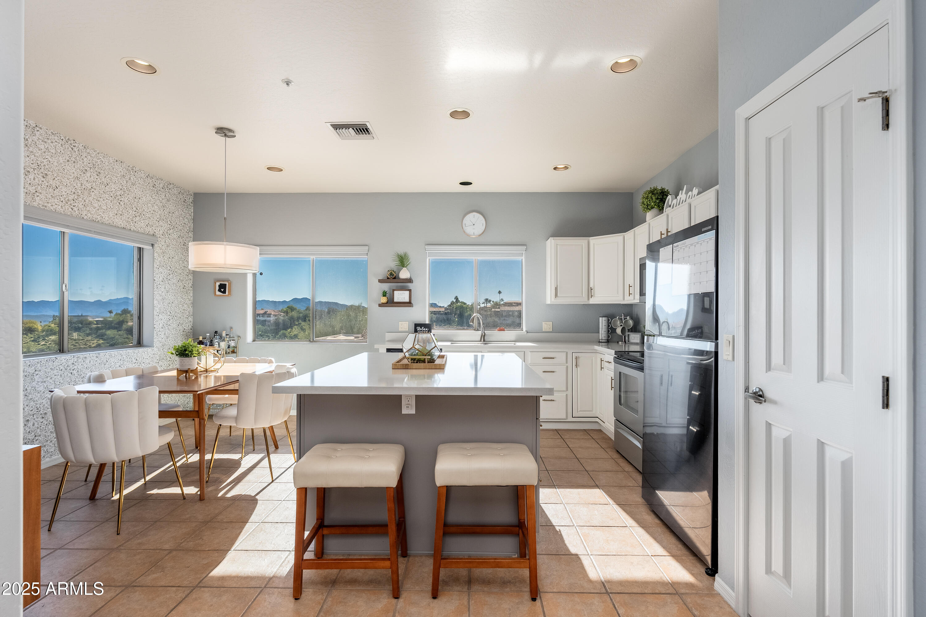 12207 N DESERT SAGE Drive B