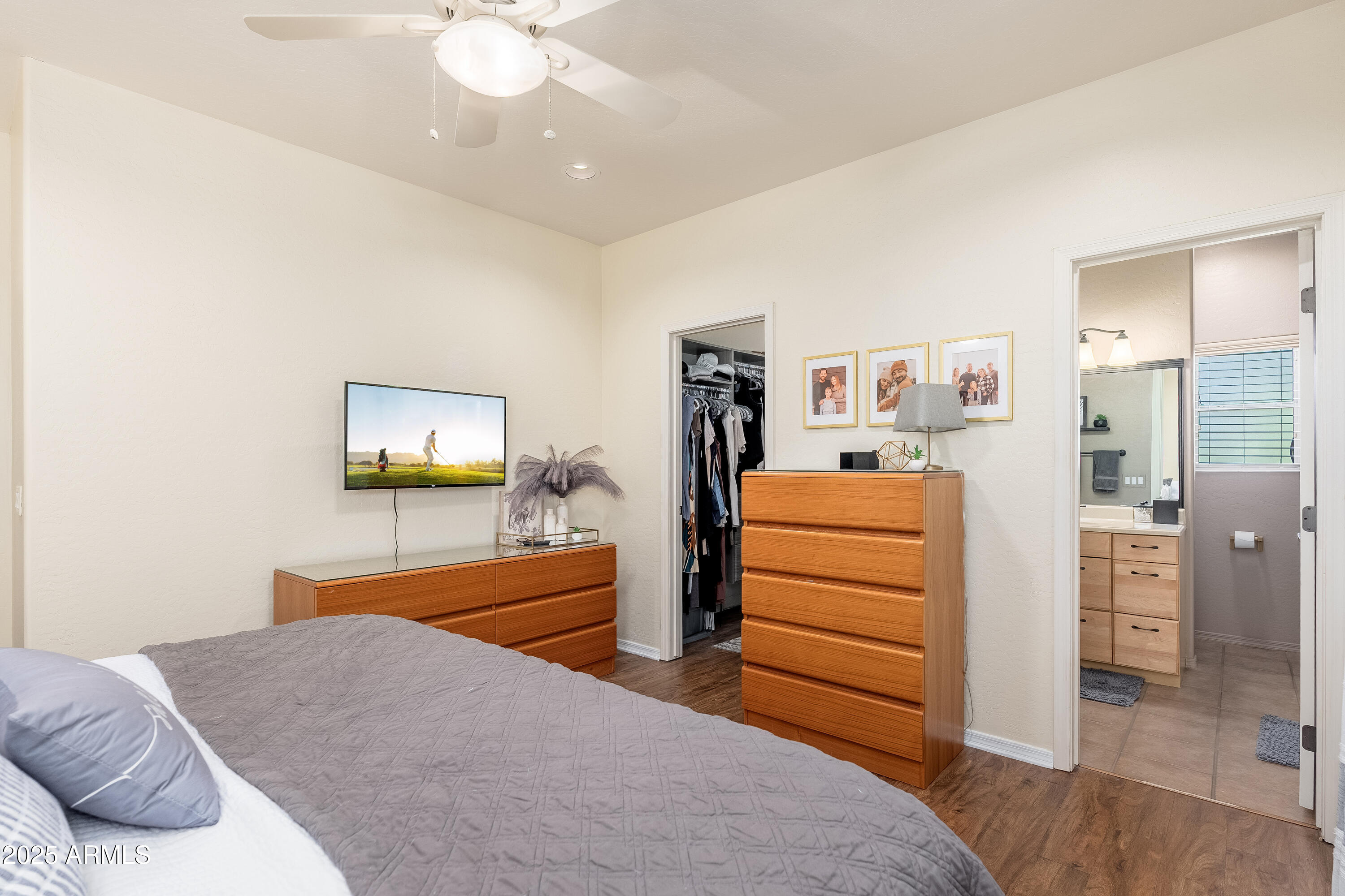 12207 N DESERT SAGE Drive B