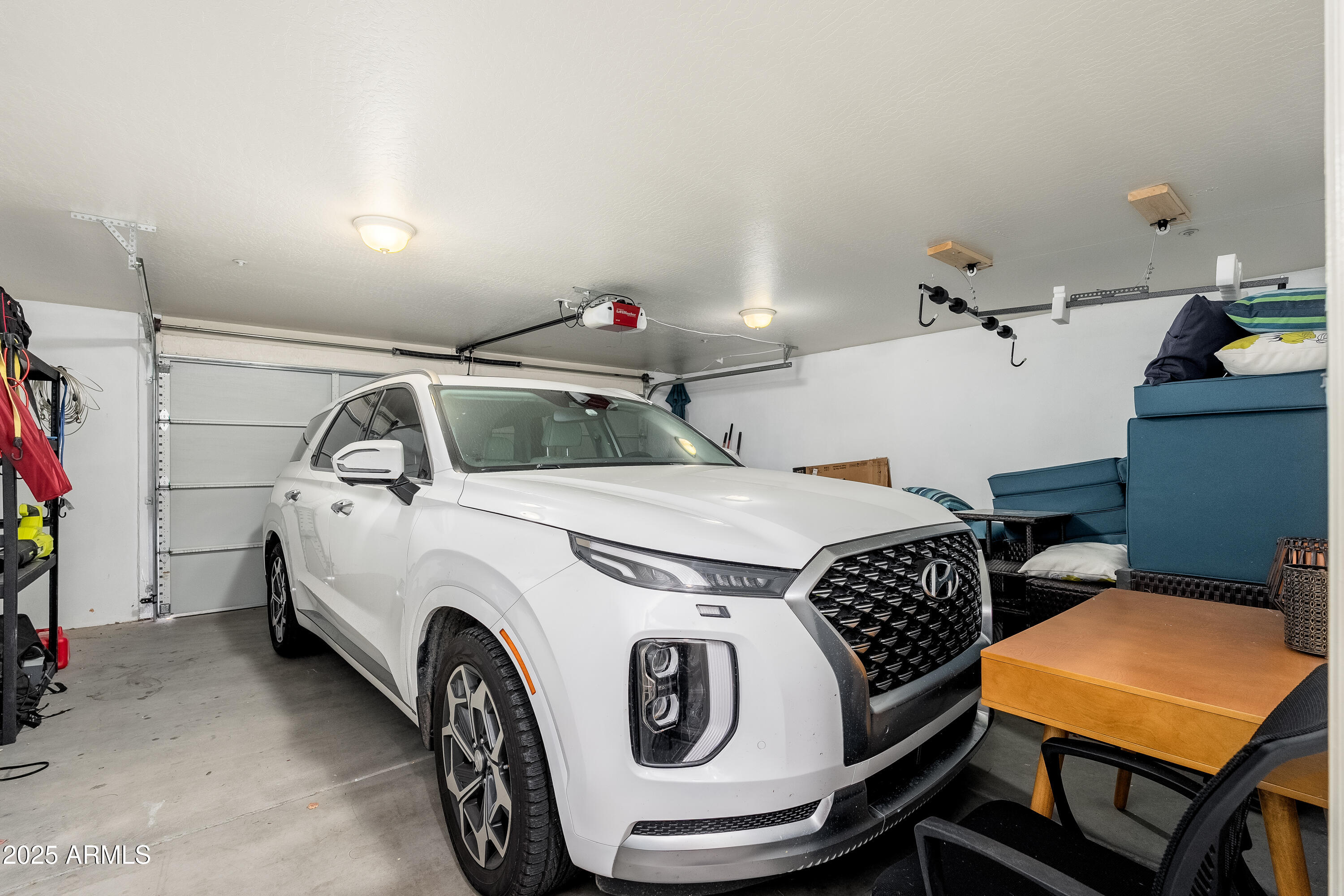 12207 N DESERT SAGE Drive B