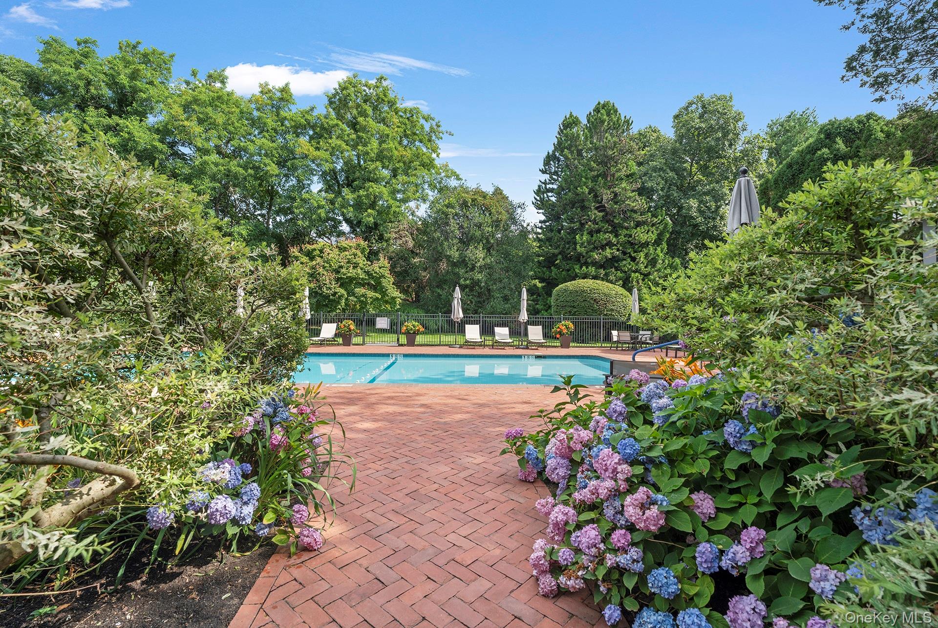 514 Pantigo Road Unit: 5