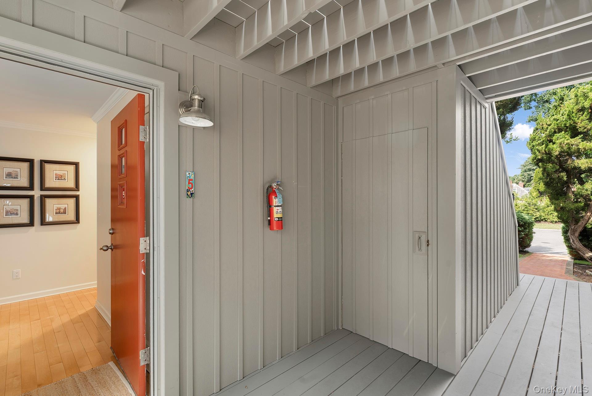 514 Pantigo Road Unit: 5