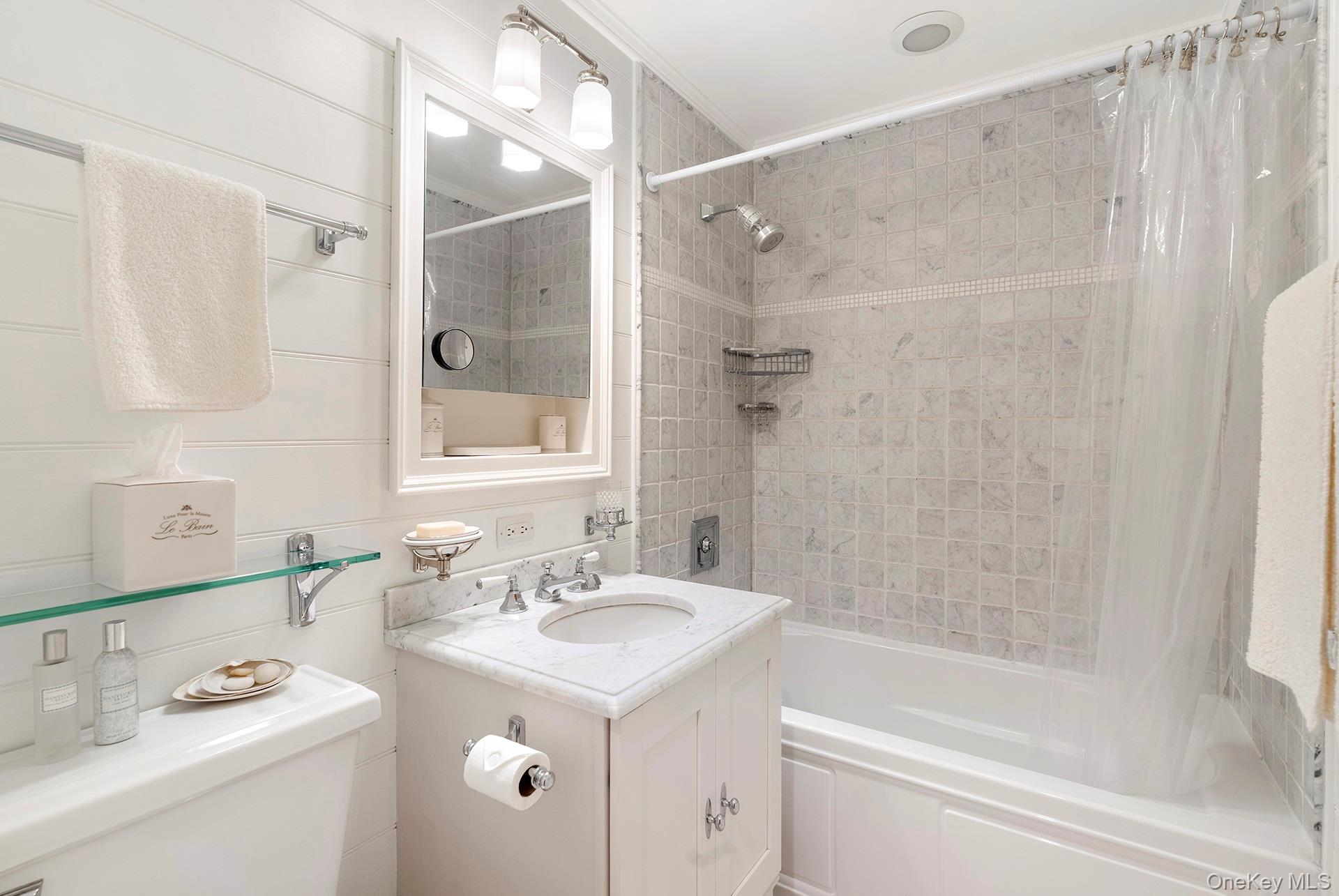 514 Pantigo Road Unit: 5