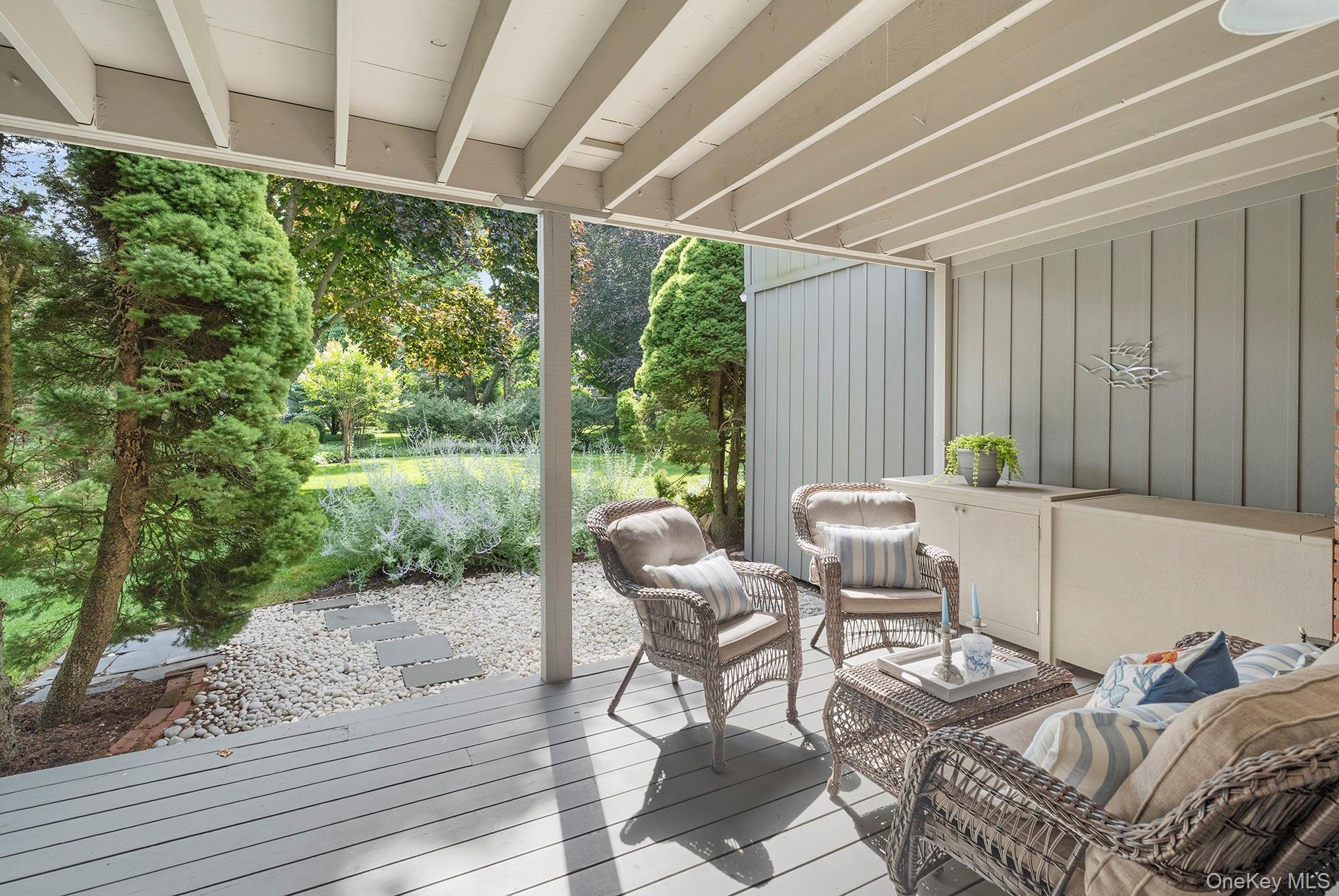 514 Pantigo Road Unit: 5