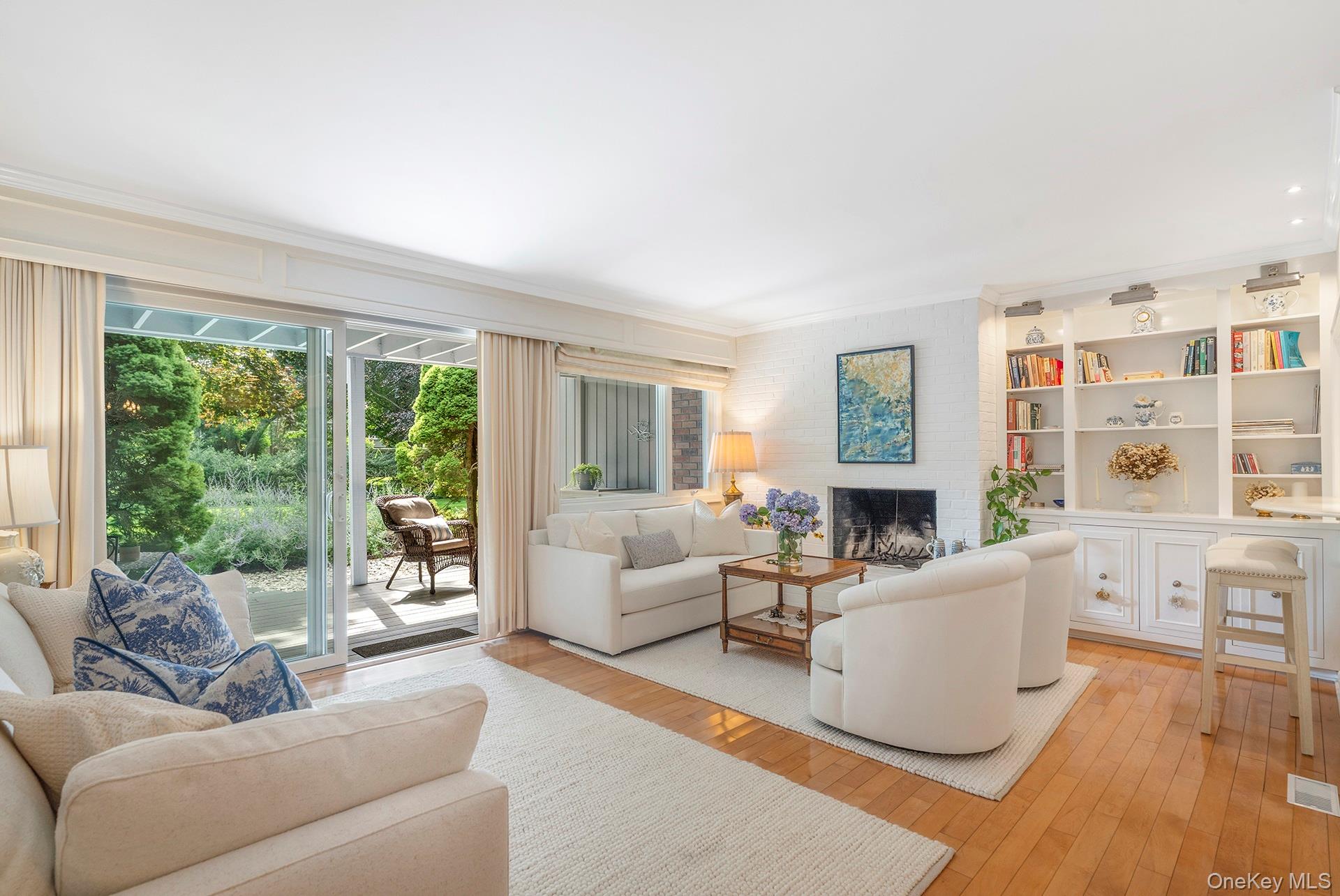 514 Pantigo Road Unit: 5