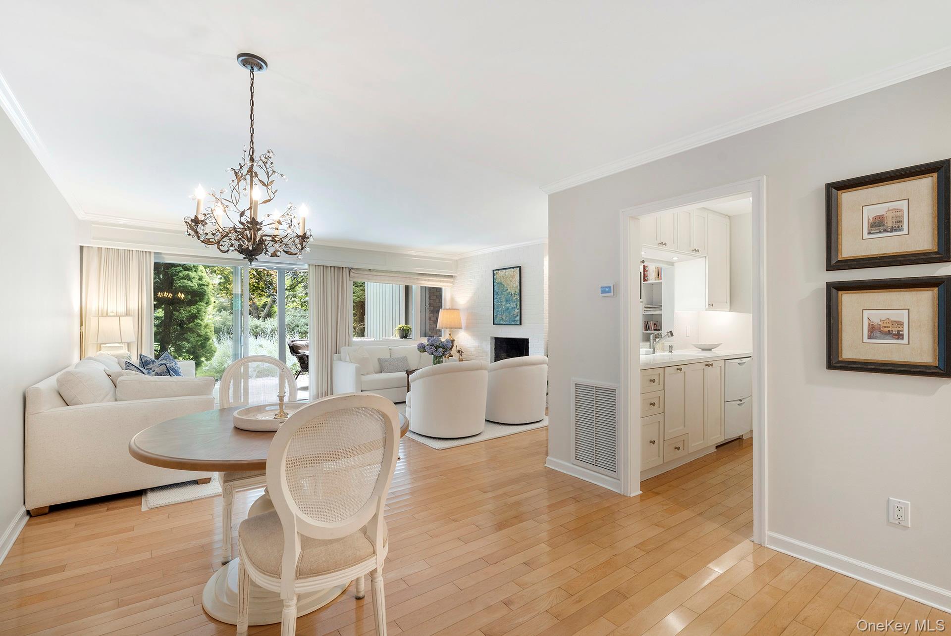 514 Pantigo Road Unit: 5