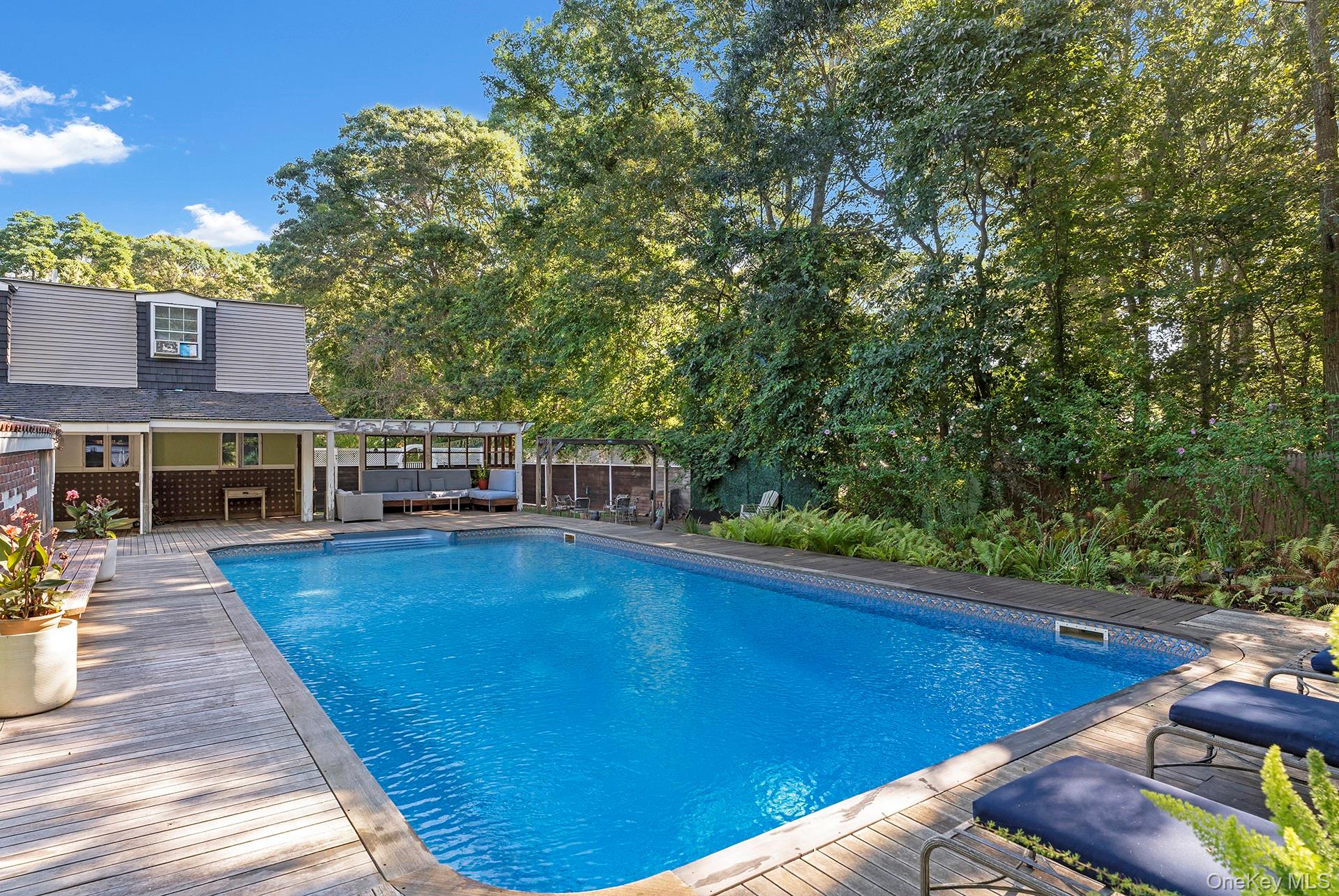 18 Glade Road