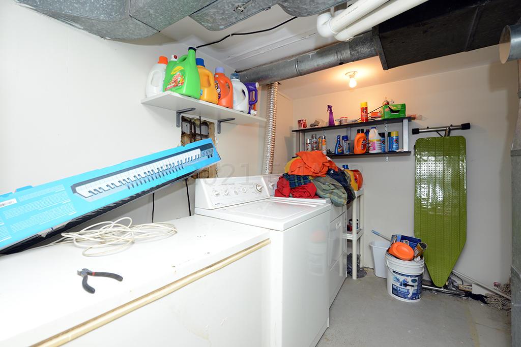 910 UNIVERSITY Drive N