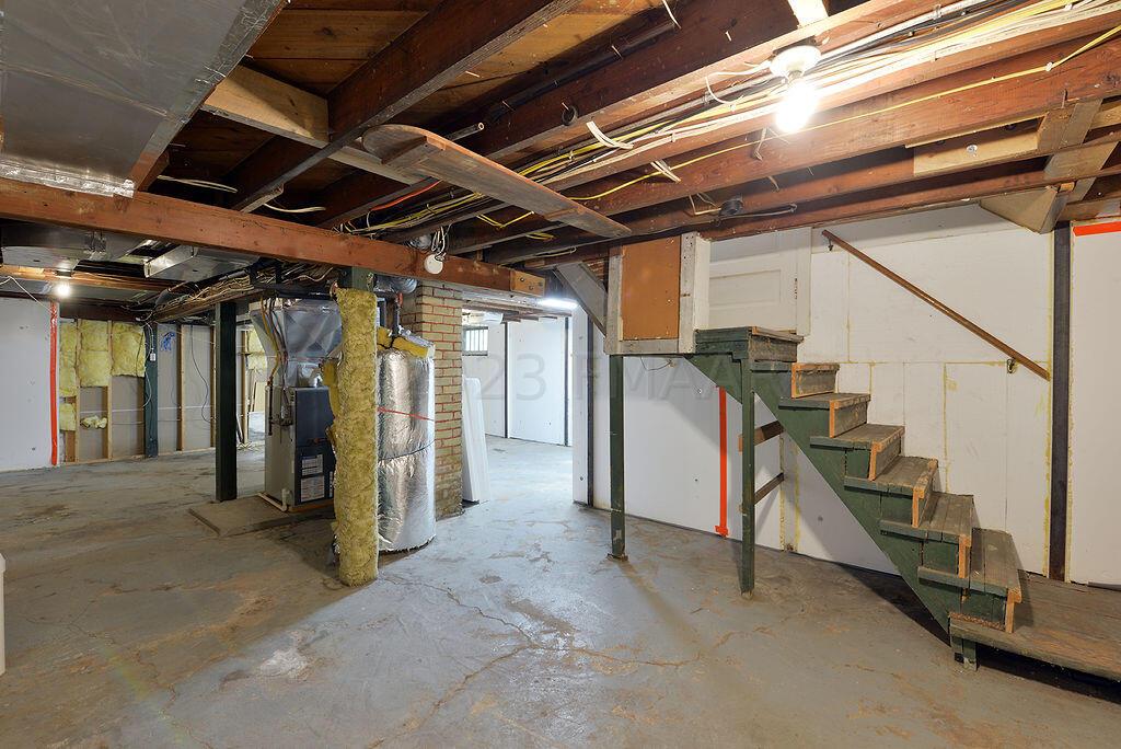 709 5TH Street S