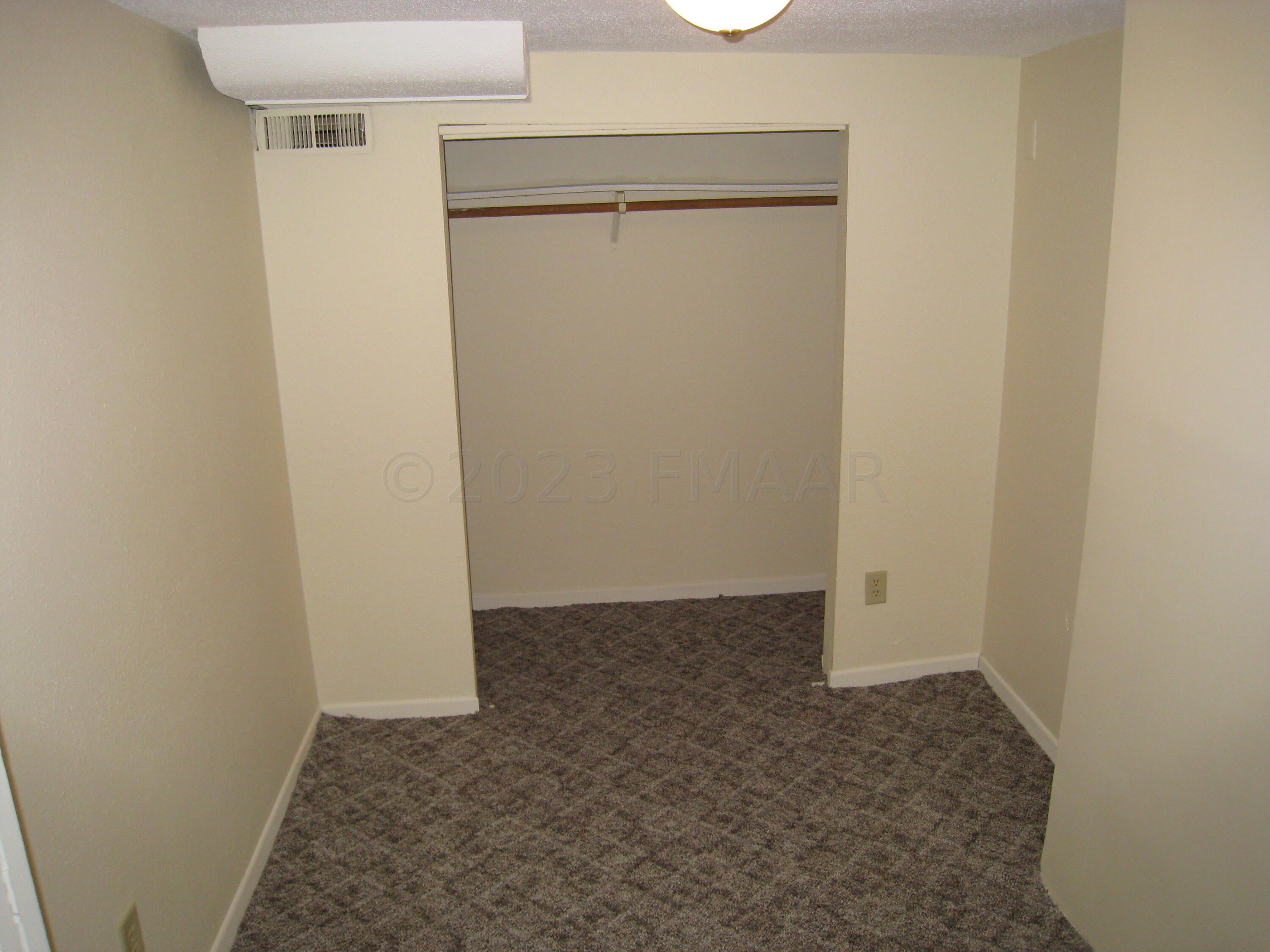 1036 COLLEGE Street N