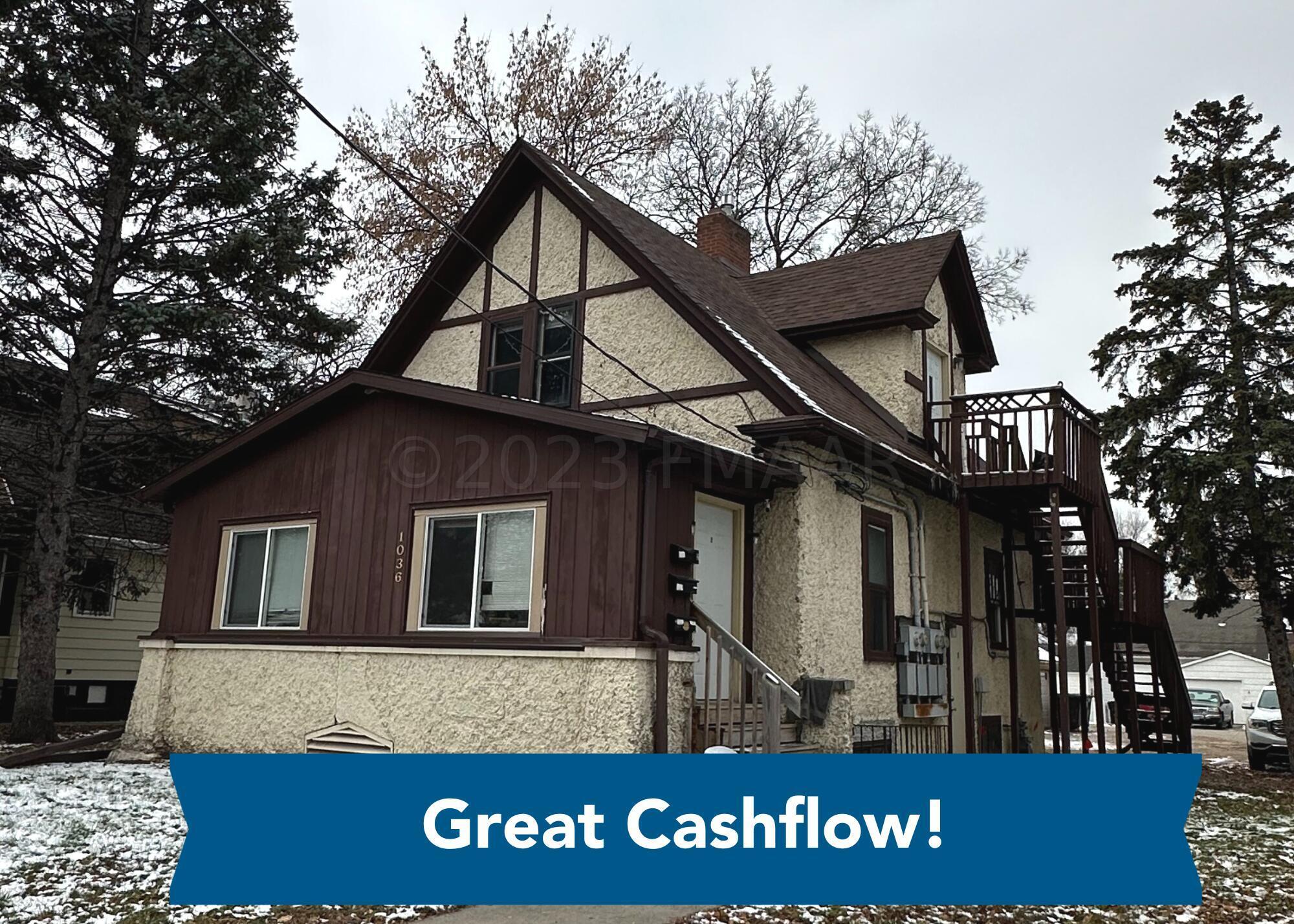 1036 COLLEGE Street N