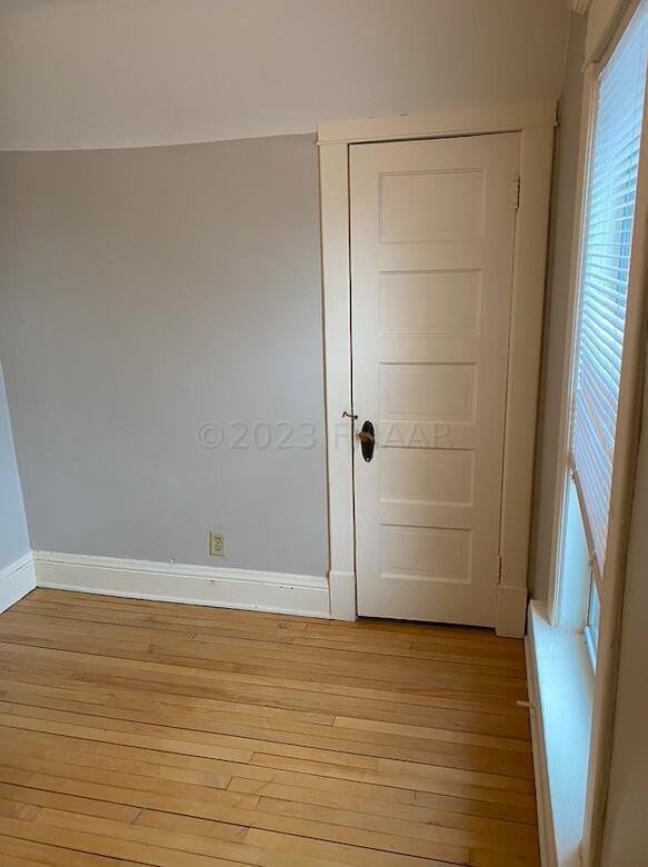 1036 COLLEGE Street N