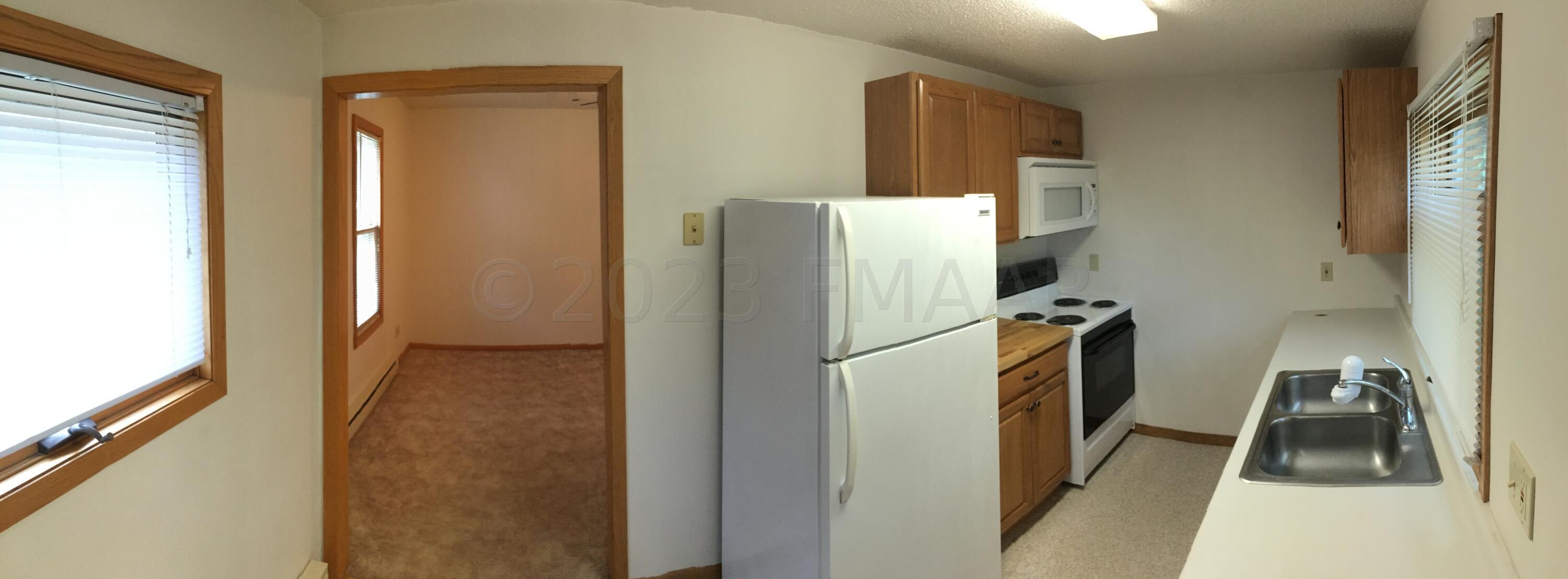 1038 COLLEGE Street N