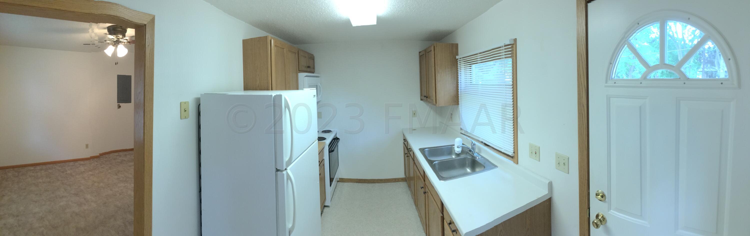 1038 COLLEGE Street N