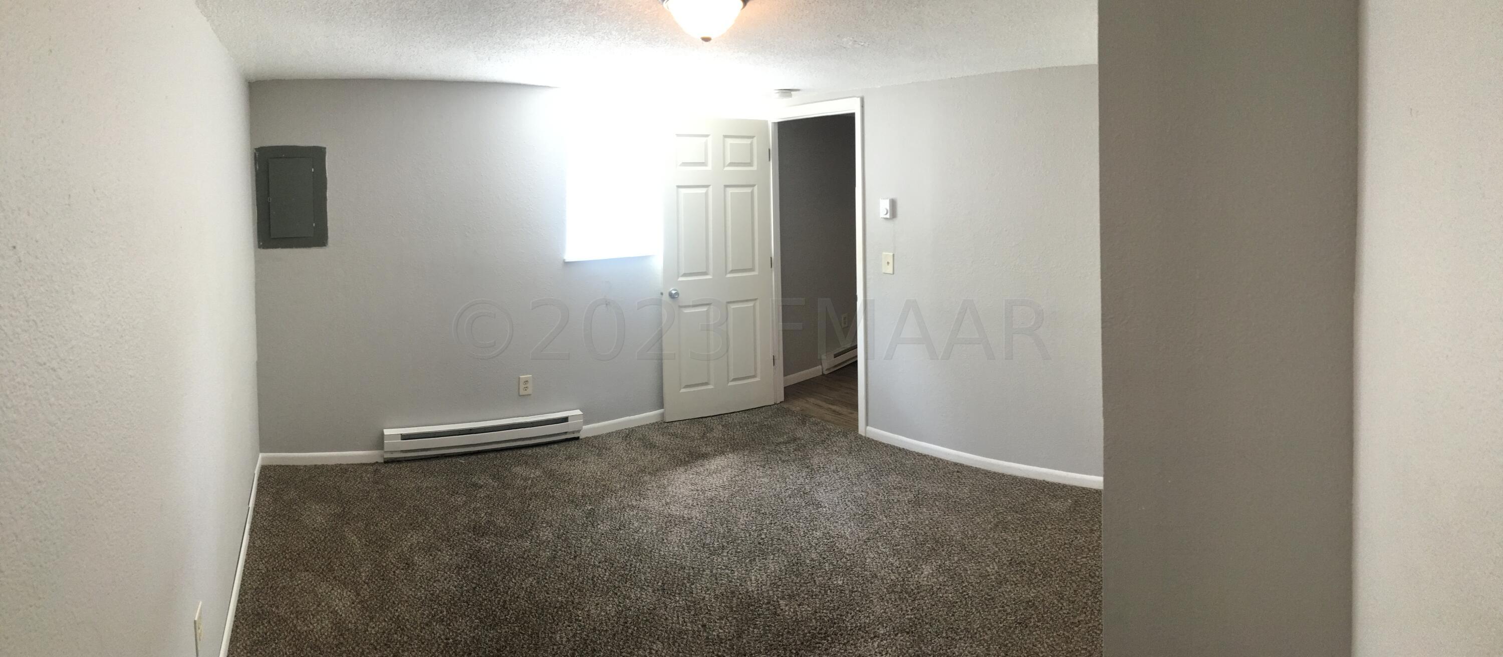 1038 COLLEGE Street N