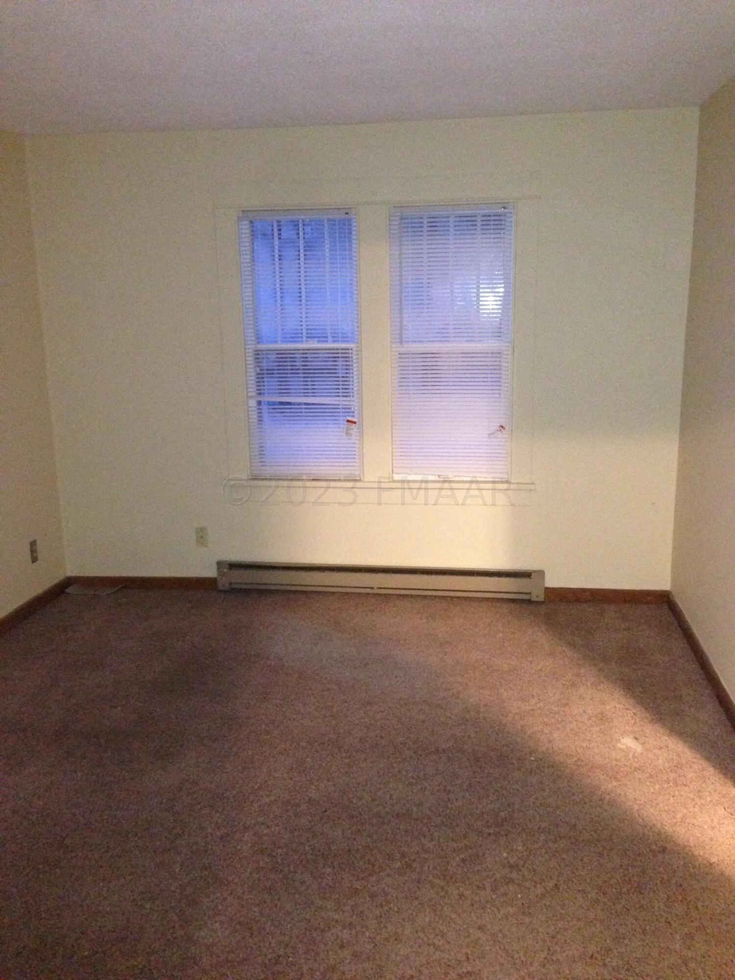 1038 COLLEGE Street N