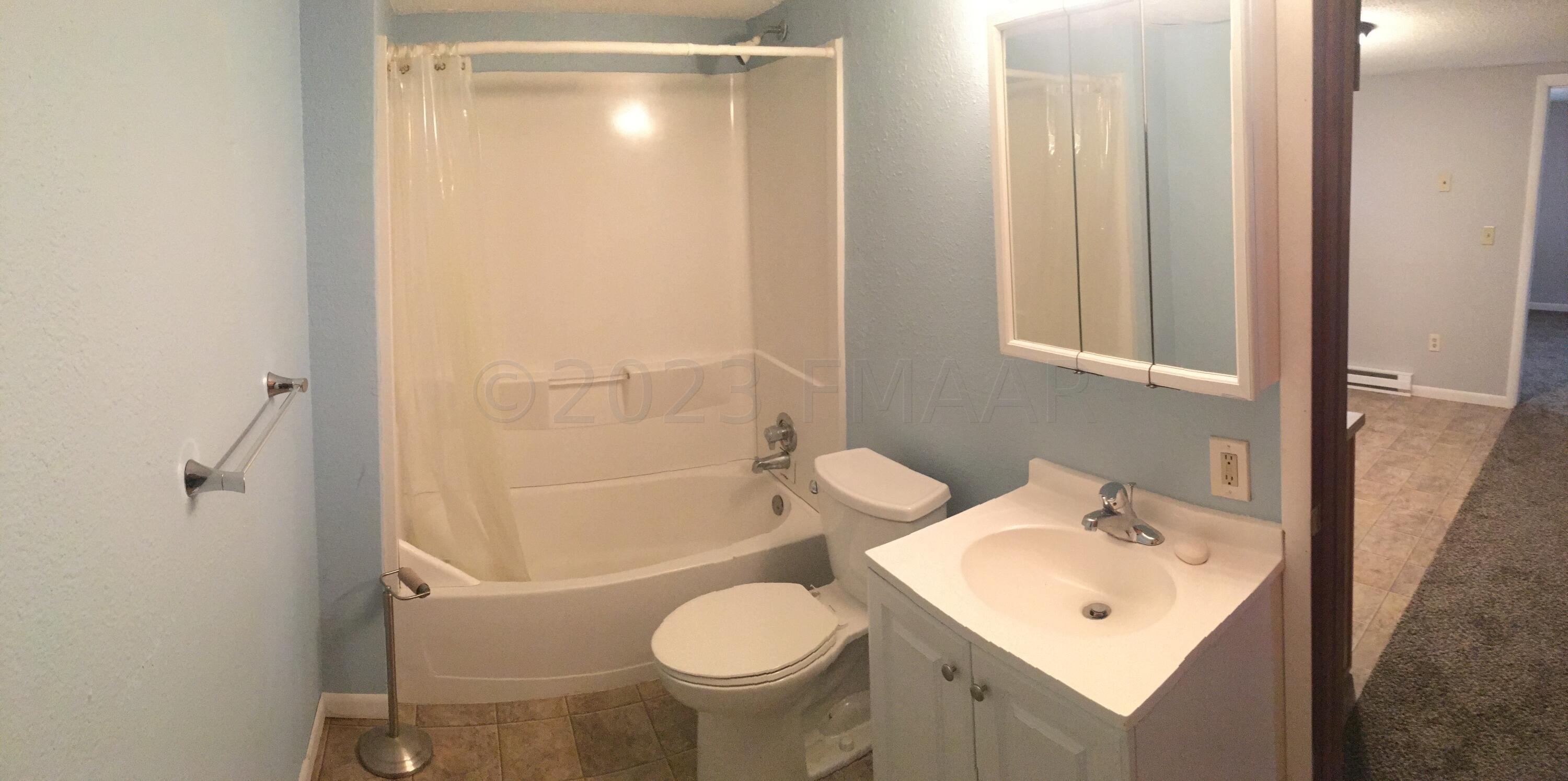 1038 COLLEGE Street N