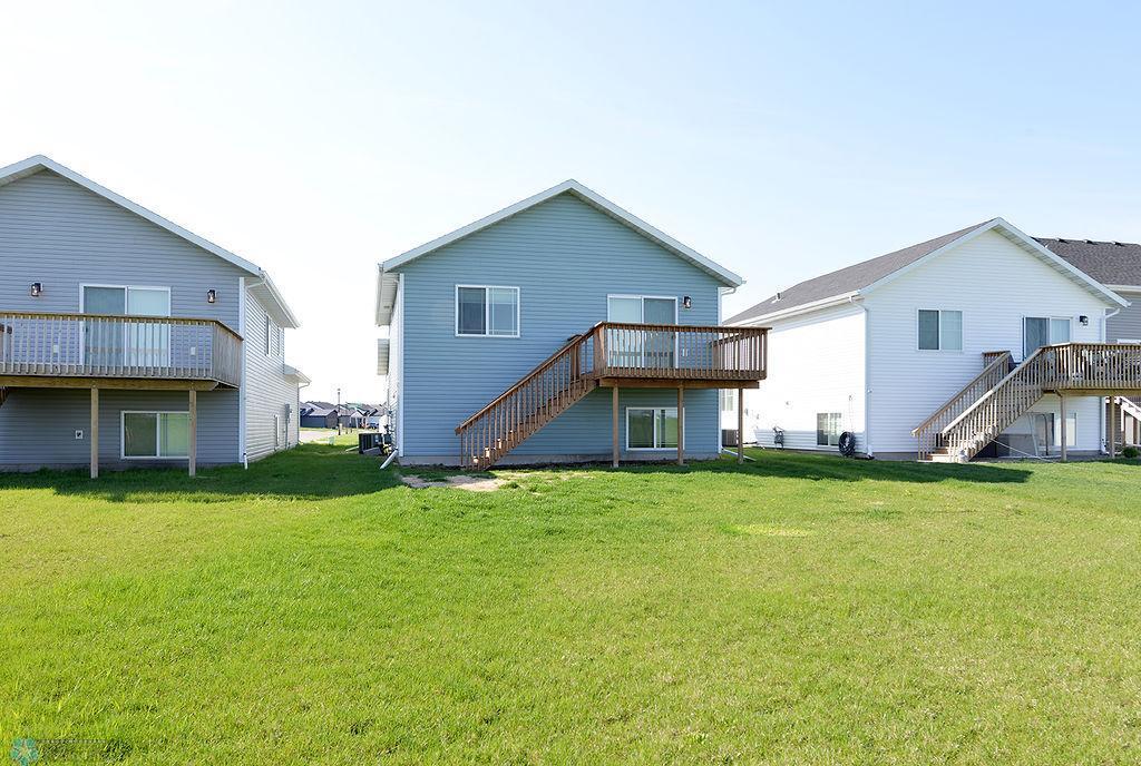 1170 Highland Lane W