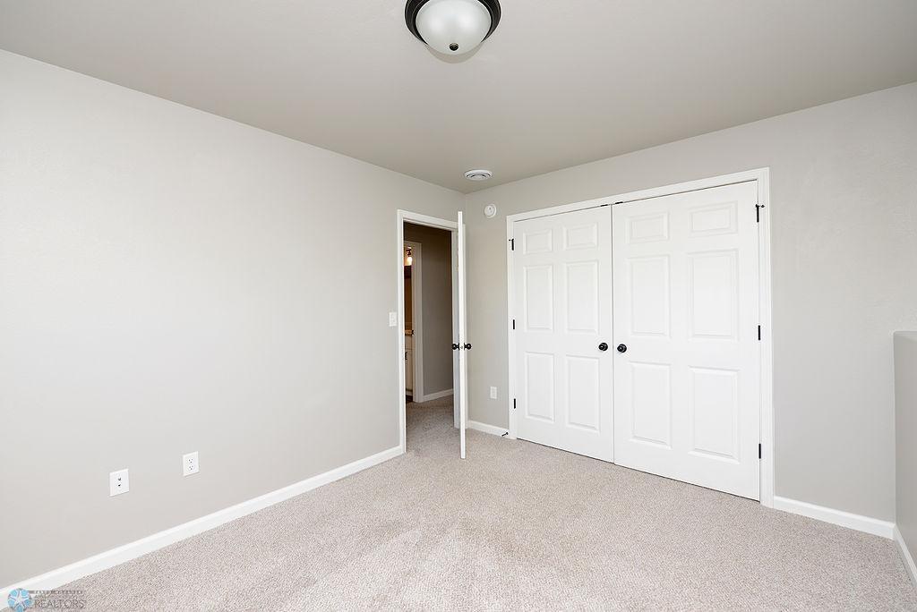 1170 Highland Lane W