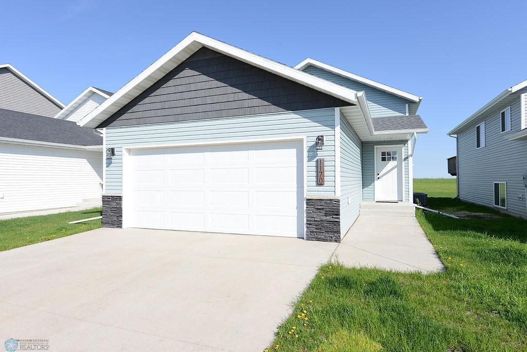 1170 Highland Lane W