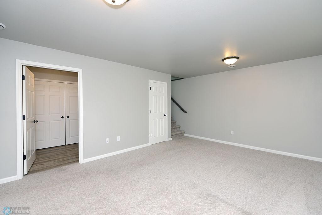 1170 Highland Lane W