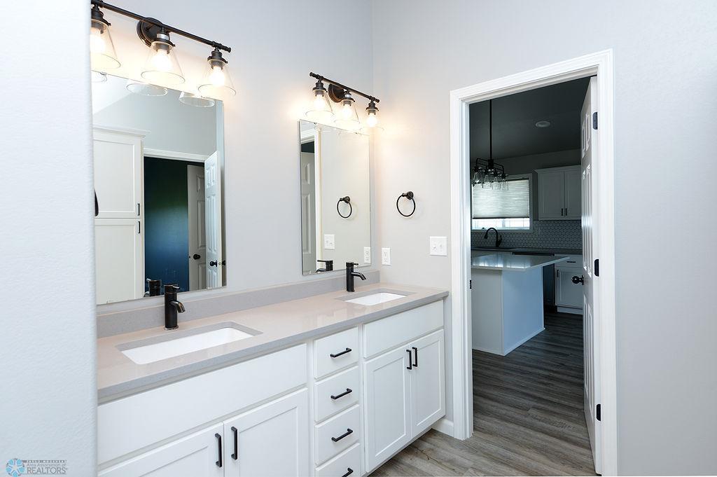 1170 Highland Lane W