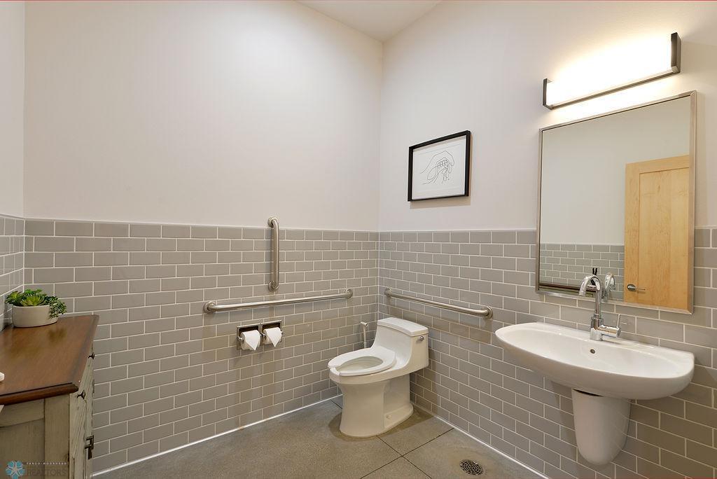 3267 Oak Ridge Loop E