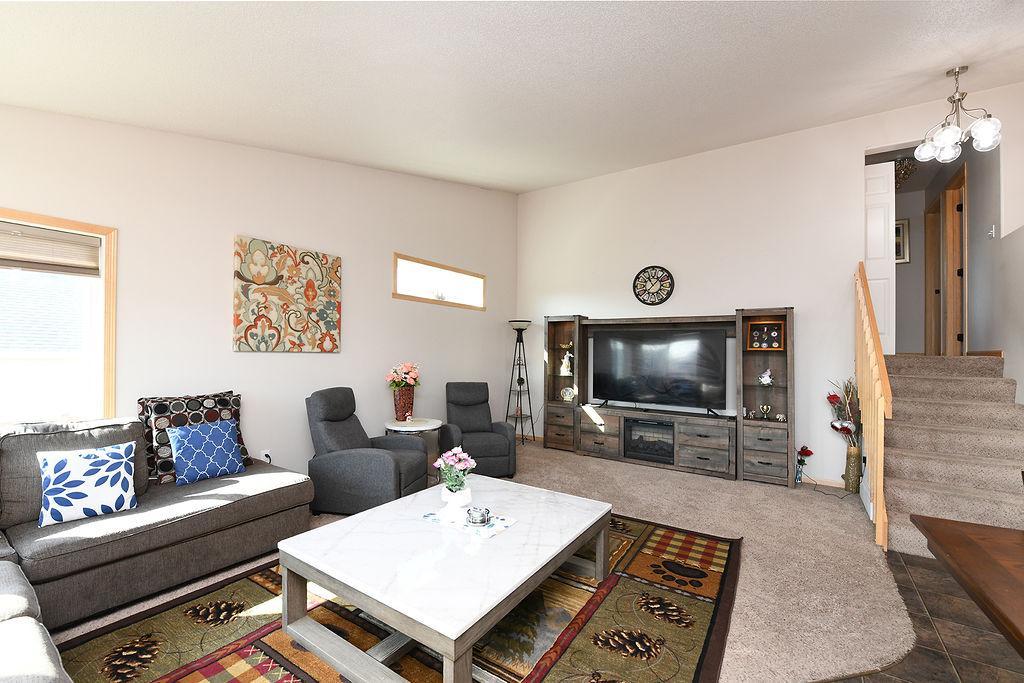4584 Meadows Lane