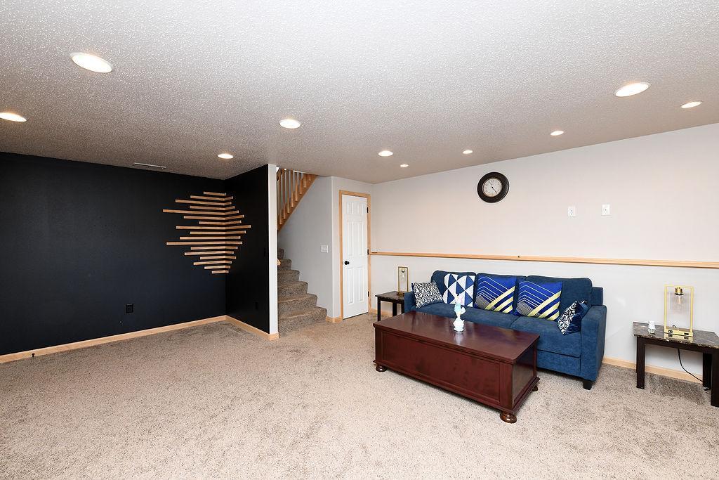 4584 Meadows Lane