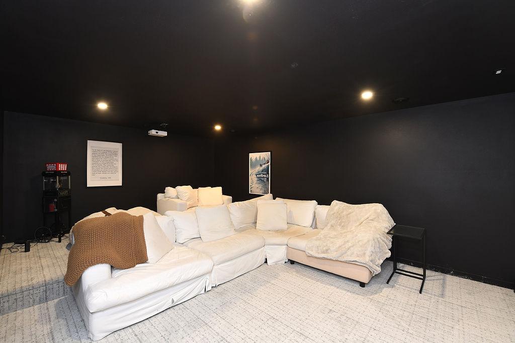7902 Firefly Lane