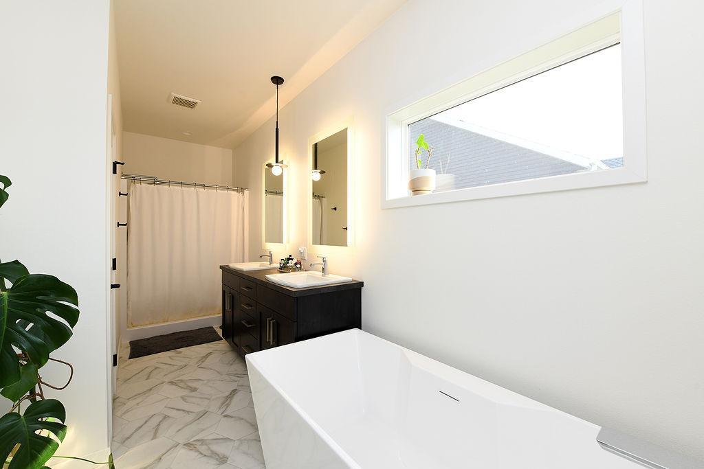 7902 Firefly Lane