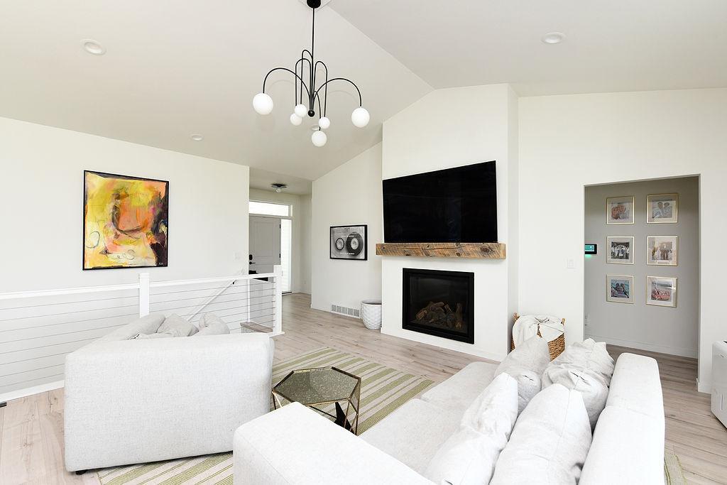 7902 Firefly Lane