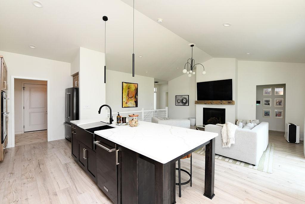 7902 Firefly Lane