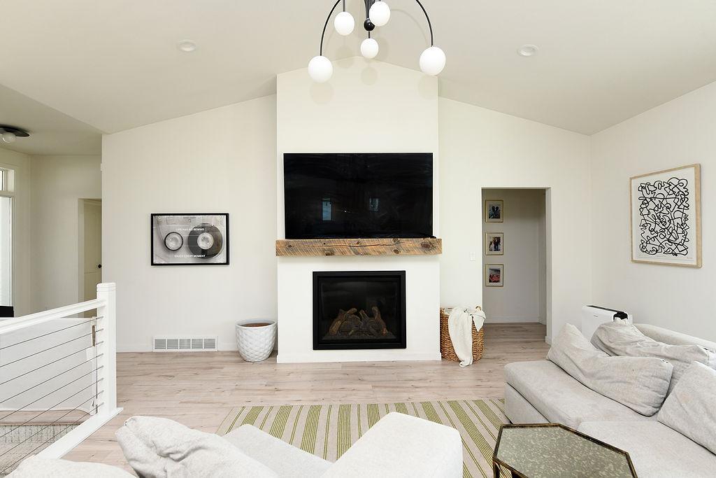 7902 Firefly Lane