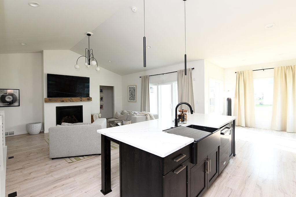 7902 Firefly Lane