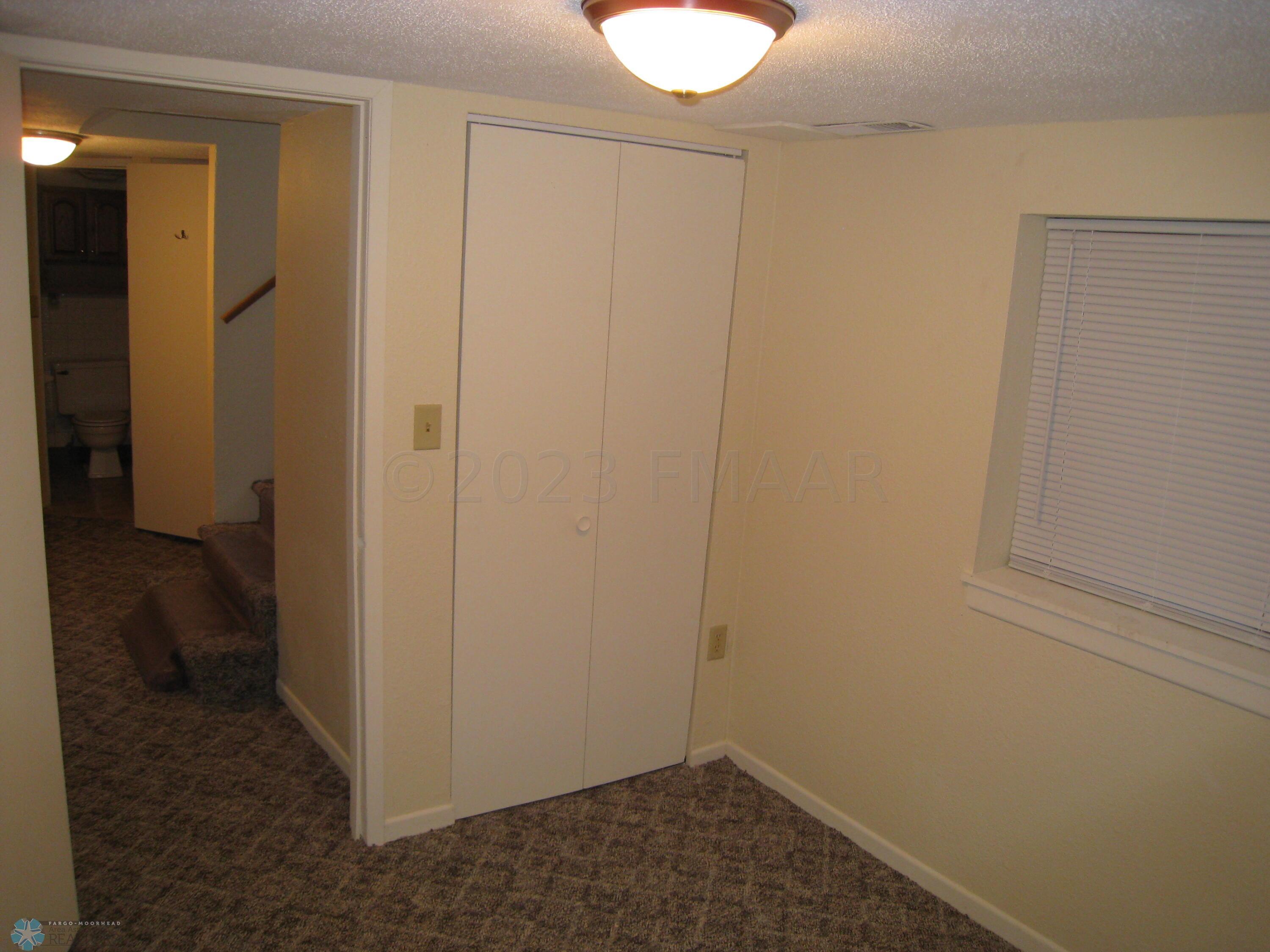 1036 COLLEGE Street N