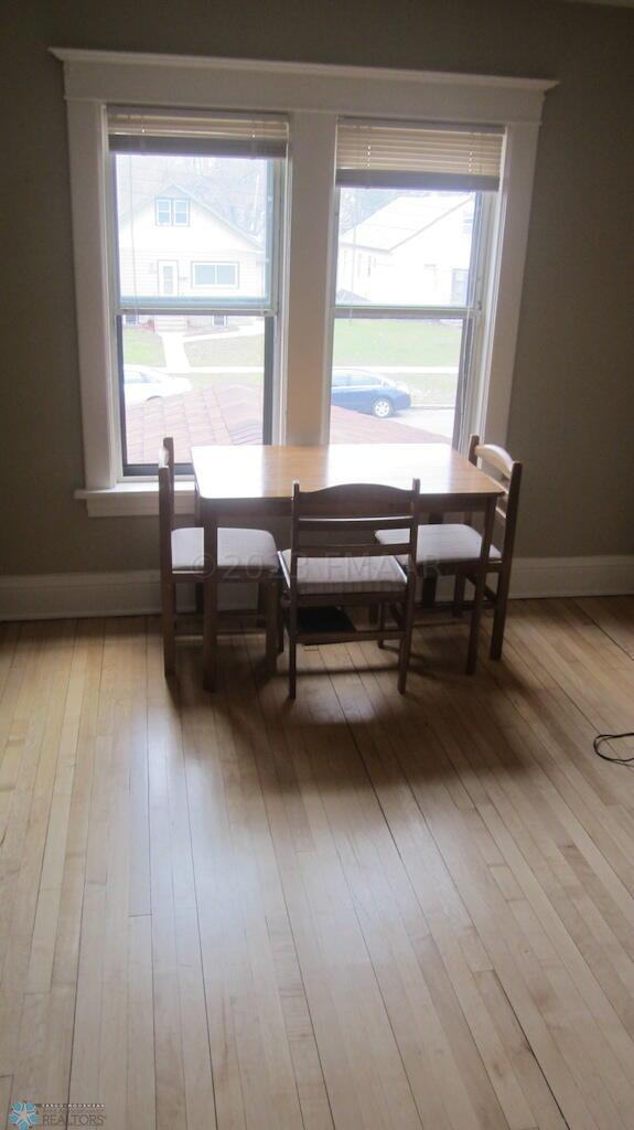 1036 COLLEGE Street N